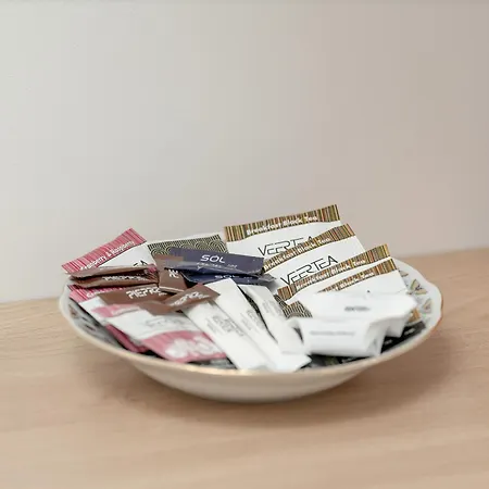 In The Centre Of With Balcony By Renters 아파트 *