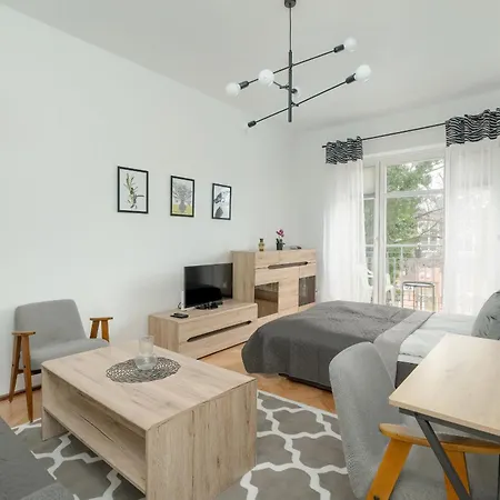 In The Centre Of With Balcony By Renters