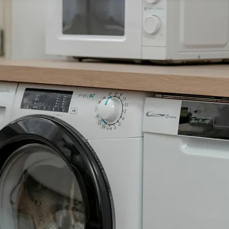 In The Centre Of With Balcony By Renters アパート *