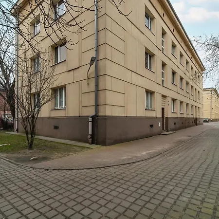 Apartman In The Centre Of With Balcony By Renters