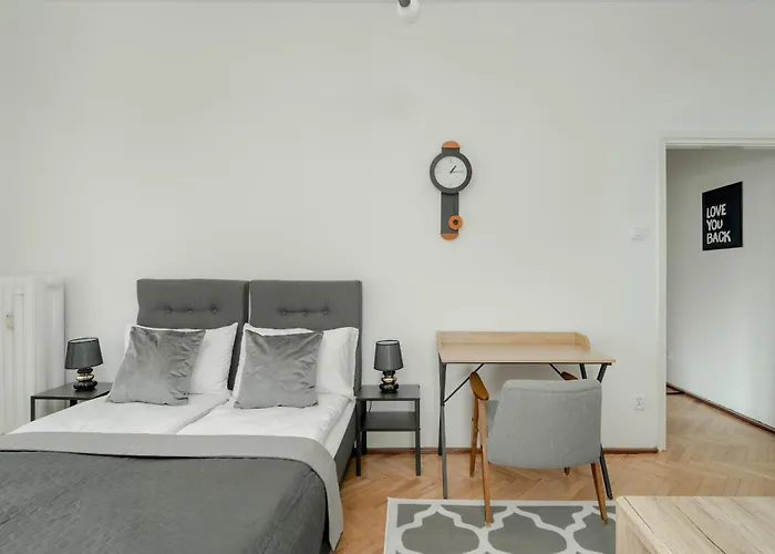 In The Centre Of With Balcony By Renters Poznan