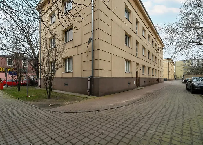 Apartment In The Centre Of With Balcony By Renters